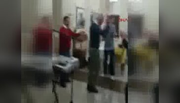 Bursa'da elektronik kelepçe semineri yorgunluğunu çiftetelli ile çıkardılar