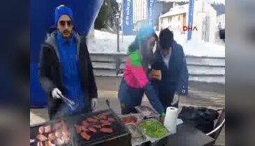 Oyuncu Müjde Uzman, Bursa Uludağ'da sucuk pişirdi