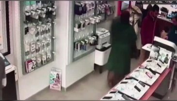 İş yerinden kaşe hırsızlığı kamerada