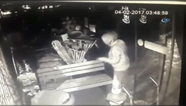 Marketlere dadanan hırsızlar yakalandı