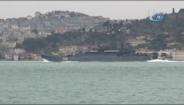 Rus savaş gemisi İstanbul Boğazı'ndan geçti