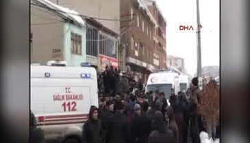 Pazar yerinin çatısı çöktü, yaralılar var!