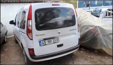 Polise çarpıp kaçan sürücü yakalandı