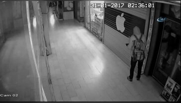100 bin TL'lik cep telefonu hırsızlığı kamerada
