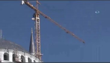 Çamlıca Camii kubbesine konulan hilal havadan görüntülendi