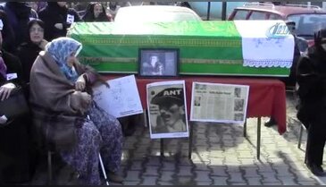 Türkiye'nin ilk sosyalist muhtarı Bursa'da toprağa verildi