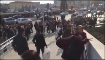 İstanbul'da AVM'de kavga! Vatandaşlar tahliye edildi