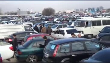 Bursa'da havalar ısındı, oto pazarı hareketlendi