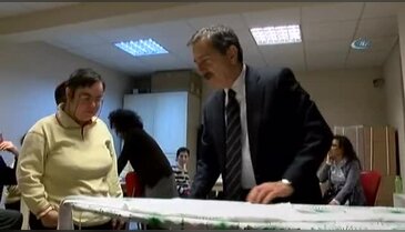 Engelleri sabundan yaptıkları nikah şekerleriyle aşıyor