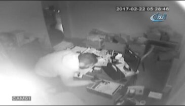 Bursa'da önce iş yerini soydular, sonra da lüks otomobili götürdüler