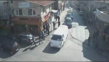 Kahvehaneye saldıran magandalar kamerada