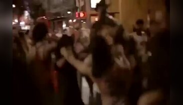 Sokak ortasında birbirlerine girdiler!