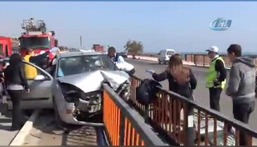 Feci kaza! Korkuluklar sürücüye saplandı