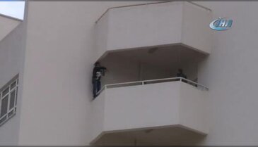 Çocuğuyla intihara kalkıştı: Vatandaşlar kameraya çekti