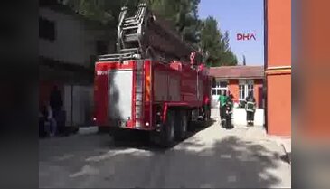 Öğretmenler okulun ikinci katından 'tatbikat' için atladı