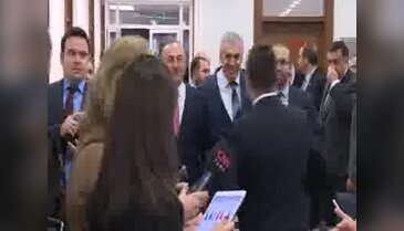 Çavuşoğlu: YPG çekilmezse vuracağız