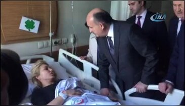 Bakan Müezzinoğlu, Bursa'da otobüs kazasında yaralananları ziyaret etti