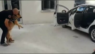 Araç lastiğinden 4 kilo uyuşturucu çıktı
