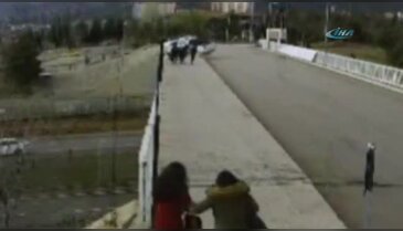 Viyadükten yere çakıldı