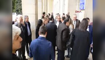 Uluslararası gözlemci sakız çiğnediği için mahkemeden atıldı