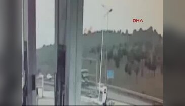 İstanbul'da helikopterin düşme anı kameraya yansıdı