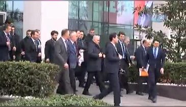 Başbakan Yıldırım, AK Parti İstanbul İl Başkanlığından ayrıldı