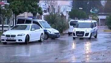 Yıkımı devam eden 4 katlı binada göçük