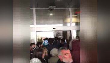 Bursa'da oğlu bir dakika ile sınavı kaçıran anne görevliler ile tartıştı