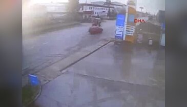 Bursa'da kardeşlerin feci kazası güvenlik kamerasında