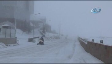 Bursa Uludağ'a kar yağdı