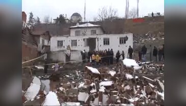 Ankara'da gecekondu çöktü: Ölü ve yaralılar var