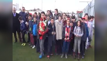 Eskişehirspor'a öğrencilerden moral ziyareti