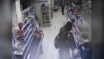 Kasiyeri etkisiz hale getirip marketi soydular