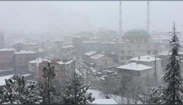 Bursa'nın Büyükorhan ilçesi beyaza büründü!