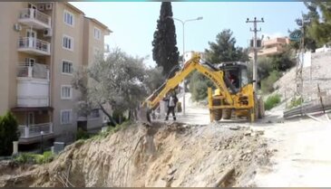 Aydın'da yol çöktü