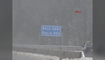 Bolu Dağı'nda kar ulaşımı yavaşlattı