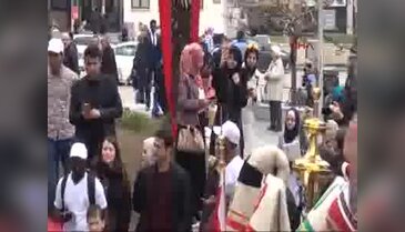 Bursa'da nevruz kutlamalarında yabancı öğrencilerin mehter ilgisi