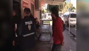 17 yaşındaki kızı sokakta elle taciz eden Suriyeli polis tarafından yakalandı