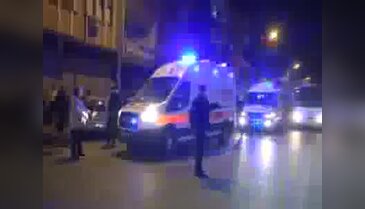 Polis aracıyla çarpışan motosikletteki 2 kişi yaralandı