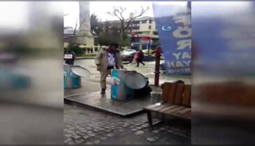 Deniz zannetti: Çöp konteynerine daldı