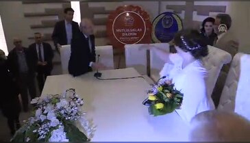 Kılıçdaroğlu Bursa'da nikah şahidi oldu