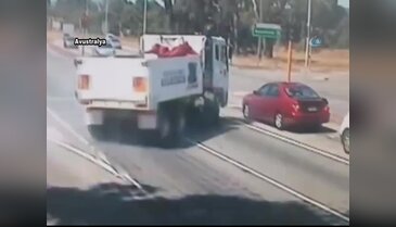Trafikte tehlikeli şov!