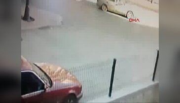 Kız öğrencilere laf atan tacizciyi linç ettiler!