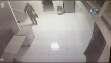 Bursa'da okul hırsızları kameraya böyle yansıdı
