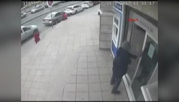 Soyguncuyu güvenlik böyle durdurdu