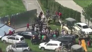 İstanbul'da lüks sitede tekme tokat kavga