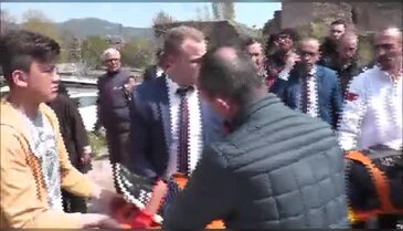CHP Bursa Milletvekili İrgil yaralı gence müdahale etti