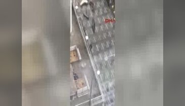 İsveç'in başkenti Stockholm'de kamyonlu saldırı! - 3