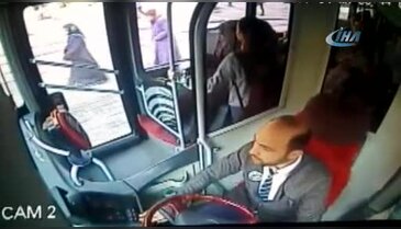 Bursa'da özel halk otobüsü şoförüne saldırı!