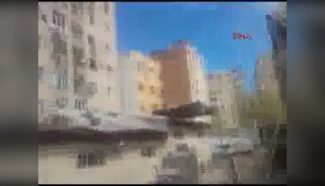 Patlamanın ardından olay yerinde dev çukur oluştu